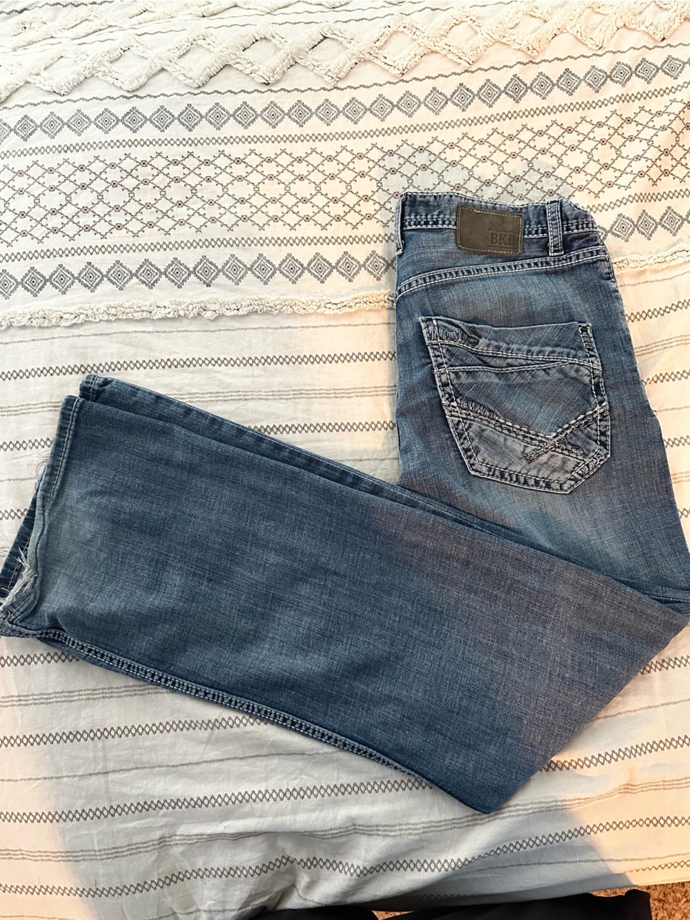 BKE Men's Medium Blue Bootcut Jeans with Embroidered Back Pocket